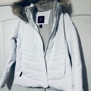 Obermeyer NWOT White women’s Jacket with Faux Fur Trim size 14